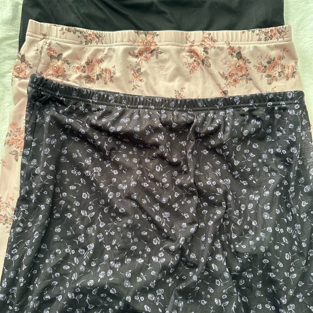 Lot of (3) 2X Womens Shein skirts